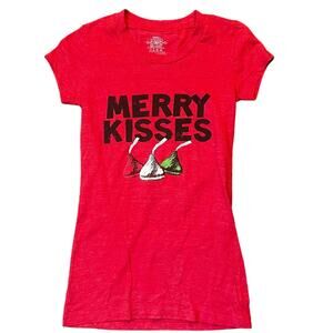 tNt Women's SM Merry Kisses Christmas Graphic T-shirt